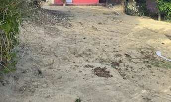 Imagem 2: VENDO CASA COM TERRENO