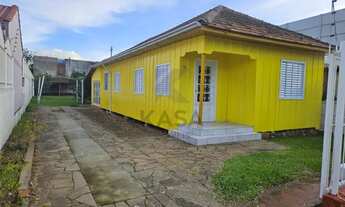 Imagem: Ampla casa com 3 dormitórios, pátio privativo