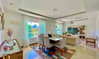 Imagem 2: Casa à Venda em Teresópolis Ampla, Moderna e com Possibilidade de Porteira Fechada!