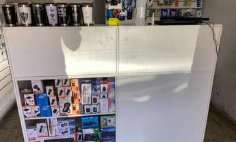 Imagem 5: Loja de celular fechada para comprar e trabalhar com tudo necessário para trabalhar