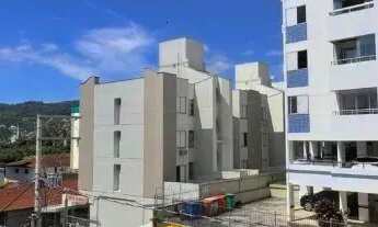 Imagem 6: Quarto em imóvel compartilhado na Trindade com tudo incluso