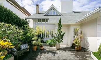 Imagem: Casa à venda, 4 quartos, 2 suítes, 6 vagas