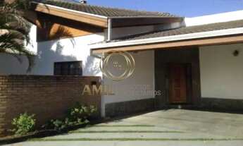 Imagem: Aluga-se Casa, 250 m², 4 Quartos, 1 Suíte