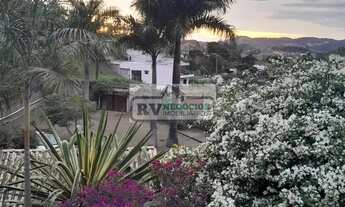 Imagem 2: TR_Imóvel a venda possui 200 metros quadrados com 5 quartos em Previdenciários - Juiz de F