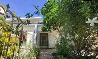 Imagem 3: Casa no Setor Coimbra, 3 Quartos sendo 1 Suíte, 2 Salas, Lote com 390m², 3 Vagas, Ótima Es