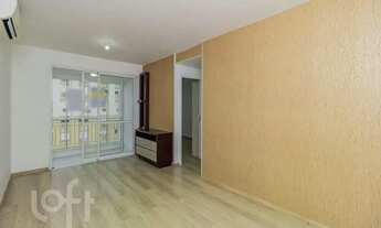 Imagem 2: Imóvel para venda tem 94 metros quadrados com 2 quartos em Vila Ipiranga - Porto Alegre