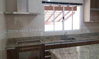 Imagem 2: Casa Ampla em Bairro Tranquilo - Aceita Financiamento