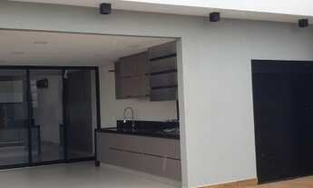 Imagem 2: Casa de condomínio térrea com piscina e 3 suítes em Paulínia