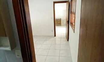 Imagem 2: Casa 1 quarto, próxima a praia do Rio Tavares, Pico da Cruz, quintal gramado e murado