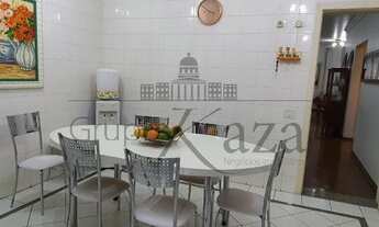 Imagem 7: Apartamento para aluguel tem 218 metros quadrados com 4 quartos