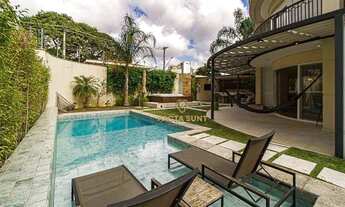 Imagem 4: Casa com 4 suítes, jacuzzi, piscina, churrasqueira, sauna, 4 vagas, à venda, 620 m² por R