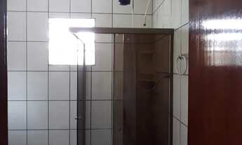 Imagem 2: Sobrado com 3 dormitórios, 2 banheiros, sala ampla