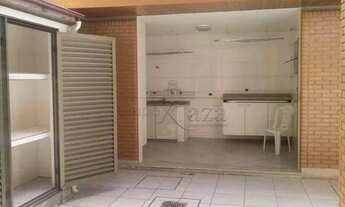 Imagem 2: Casa - Condomínio - Residencial Jardim das Colinas - 6 Dormitórios - 300m²