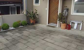 Imagem 2: Sobrado a venda em Santa Felicidade