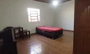 Imagem 7: CASA ANTIGA, PORÉM MUITO BEM LOCALIZADA E COM BOA VIZINHANÇA