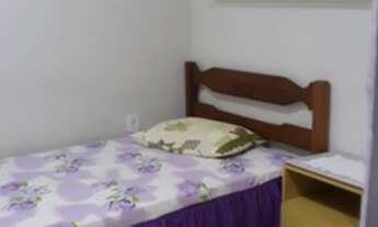 Imagem 4: Alugo quarto para moça que estude ou trabalhe fora