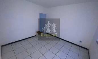 Imagem 2: Quarto, sala e cozinha na Vila Monumento com 1 dormitório