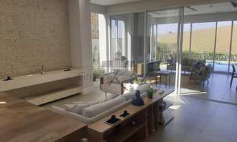 Imagem 5: Casa de condomínio para venda possui 400 metros quadrados com 5 quartos