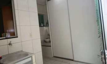 Imagem 1: Casa para venda possui 110 metros quadrados com 3 quartos em Itapuã - Salvador - BA