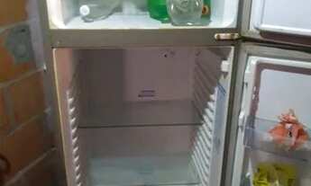 Imagem 3: Geladeira inox Casa com 3 dormitórios