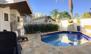 Imagem 5: Casa de condomínio sobrado para venda tem 306 metros quadrados com 4 quartos