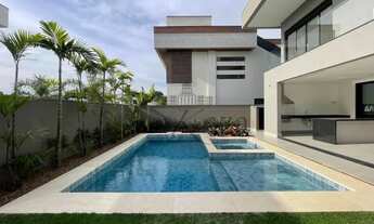 Imagem 6: Casa de Alto Padrão - Residencial Jardim do Golfe - 365m² - 4 Suítes - Piscina