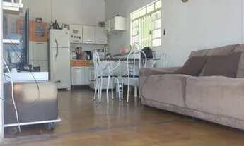 Imagem 2: CASA ANTIGA, PORÉM MUITO BEM LOCALIZADA E COM BOA VIZINHANÇA