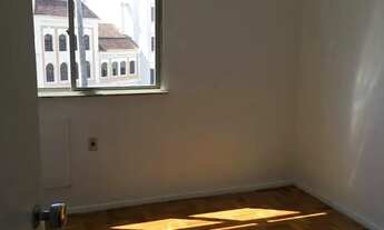 Imagem 7: Salão, 3 quartos, cozinha, dependências completas de empregada, 01 vaga de garagem, apto