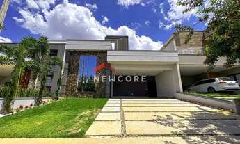 Imagem: Casa de condomínio em Rua Horélio Danuccio