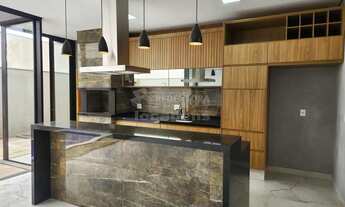 Imagem 3: Casa térrea no condomínio Gaivota 2 possuindo 3 dormitórios