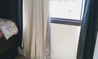 Imagem 2: Quarto mobiliado