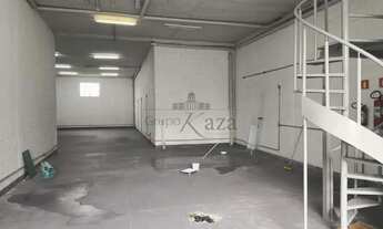 Imagem 2: OPORTUNIDADE - Galpão Comercial com 3 kit Nets - Residencial Santa Paula - 200m². Locação