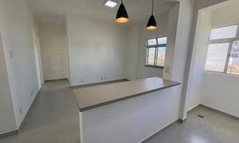 Imagem 2: Quarto e sala na Ponta da Praia