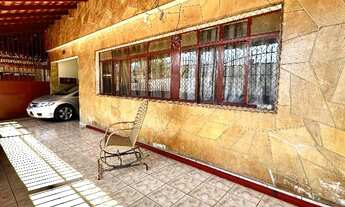 Imagem: 3 quartos 2 banheiros e casa de 2 quartos