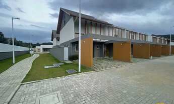 Imagem: Casa a venda de 3 dormitórios em condomínio