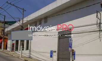 Imagem 4: Prédio comercial de esquina com renda