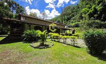 Imagem 4: Casa elegante ampla de 425m², com terreno de 4.769m² e casa adicional em Mury, Nova Fribur