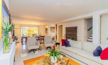 Imagem 4: Oportunidade Única no Bairro Três Figueiras - Exclusividade, Conforto e Sofisticação em um