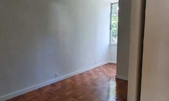 Imagem 4: Excelente imóvel reformado com pequeno garden e vaga no melhor ponto do Baixo Gavea