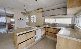 Imagem 6: Sobrado para venda possui 220 metros quadrados com 3 quartos em Guilhermina - Praia Grande