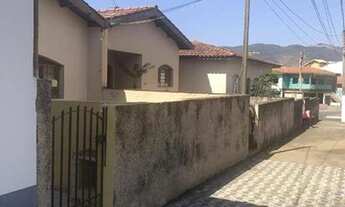 Imagem 2: Excelente esquina com 3 Sobrados com 2 dorms cada um à venda, aprox. 390 m² por R$ 650.000