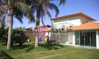 Imagem 2: Linda casa com 2 Terrenos, 5 dormitórios, Próxima ao mar!