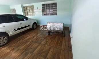 Imagem 2: Casa para aluguel, 2 quartos, 1 vaga, Martins - Uberlândia/MG