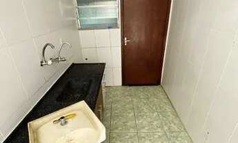 Imagem 3: Casa Térrea com 2 Dormitórios, Quintal e Garagem Privativos em Condomínio no Esmeralda