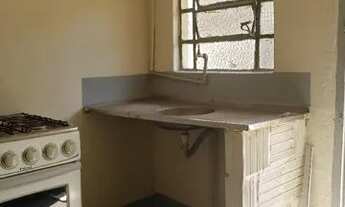 Imagem: Quarto no centro, semi-mobiliado, livre