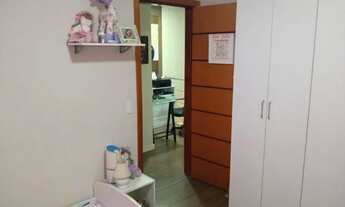 Imagem 4: Casa de condomínio sobrado para venda tem 229 metros quadrados com 4 quartos