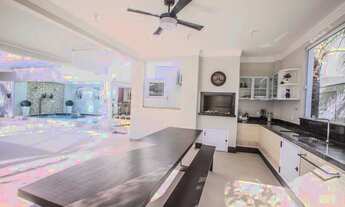 Imagem 5: Casa para aluguel e venda possui 400 metros quadrados com 4 quartos..