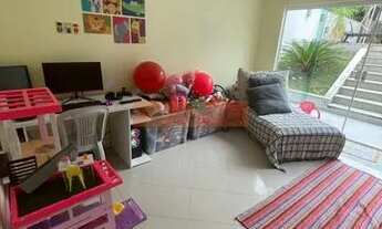 Imagem 7: LIVE VENDE - Casa moderna em condomínio fechado com 4 quartos sendo 3 suítes, cozinha com