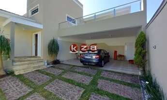 Imagem 4: Maravilhoso sobrado de alto padrão, com 630m2 de terreno e 297m2 de construção no bairro J