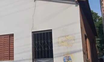 Imagem: Vendo uma casa com terreno bem grandão